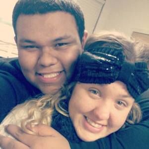 Meet your Posher, Lora